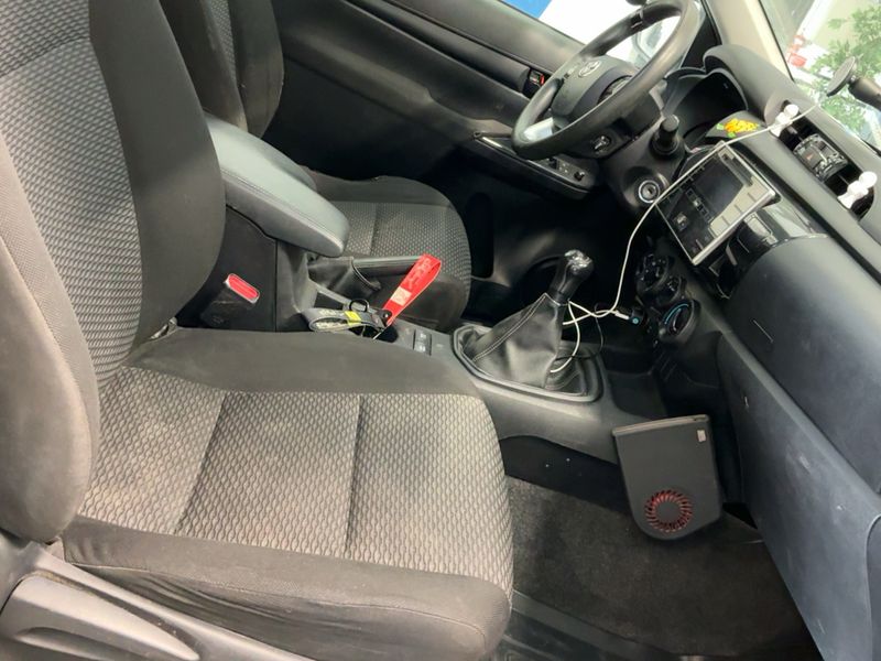 Toyota Hilux 2.4 D-4D Single Cab Duty 4x4 2020 – снимка 17