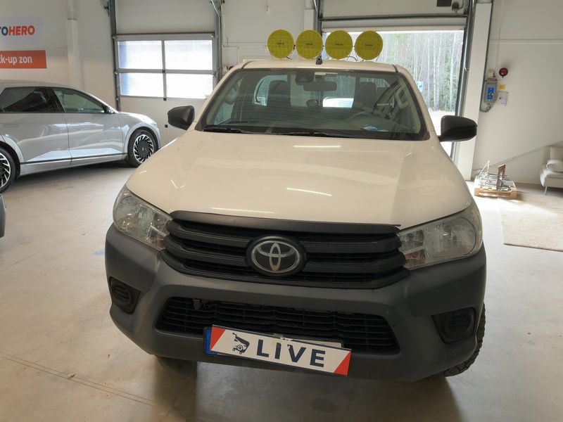Toyota Hilux 2.4 D-4D Single Cab Duty 4x4 2020 – снимка 14