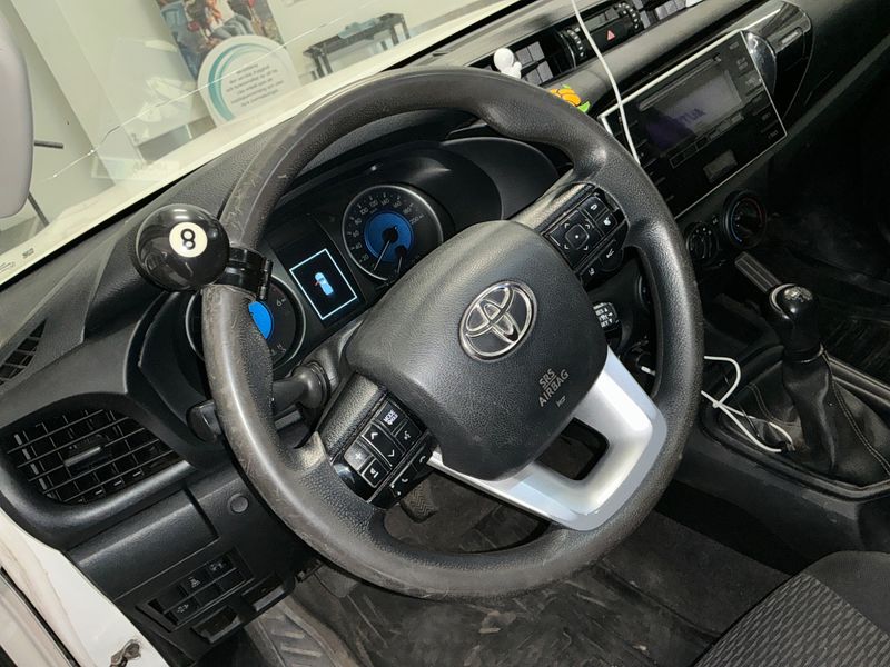 Toyota Hilux 2.4 D-4D Single Cab Duty 4x4 2020 – снимка 32