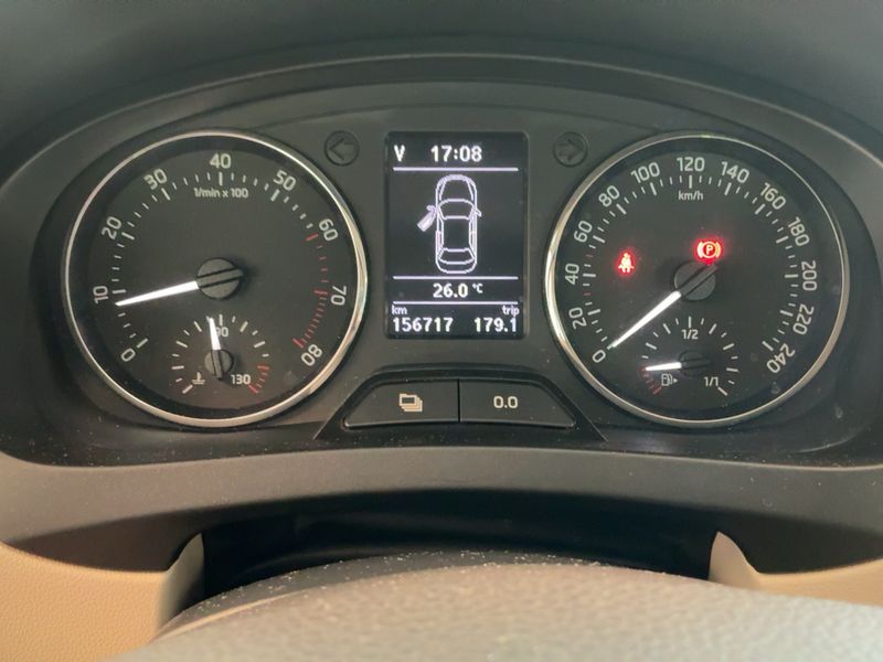 Skoda Rapid 1.2 TSI Elegance 2013 – снимка 19