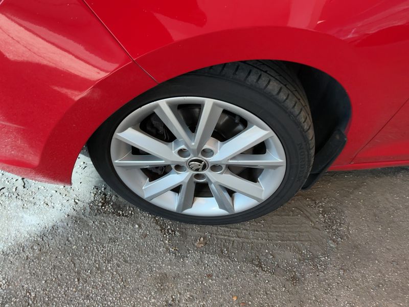 Skoda Rapid 1.2 TSI Elegance 2013 – снимка 3