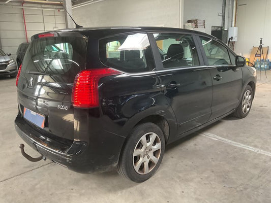 Peugeot 5008 1.6 HDi Premium 2011 – снимка 2