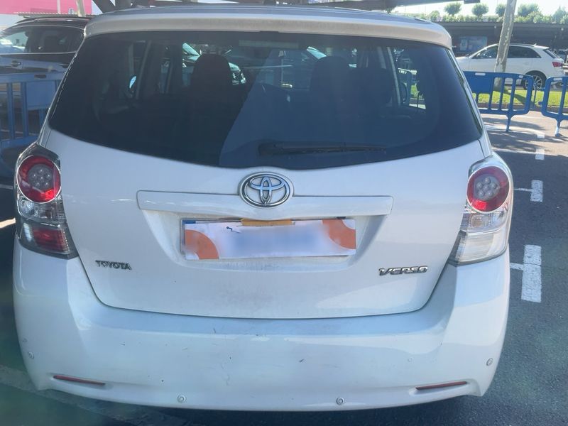 Toyota Verso 2.0 D-4D Active 2012 – снимка 7