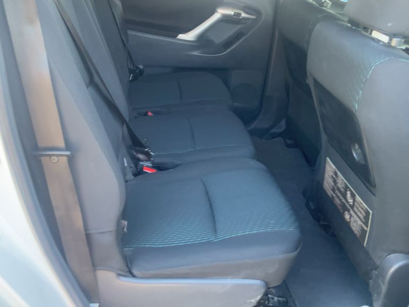 Toyota Verso 2.0 D-4D Active 2012 – снимка 19