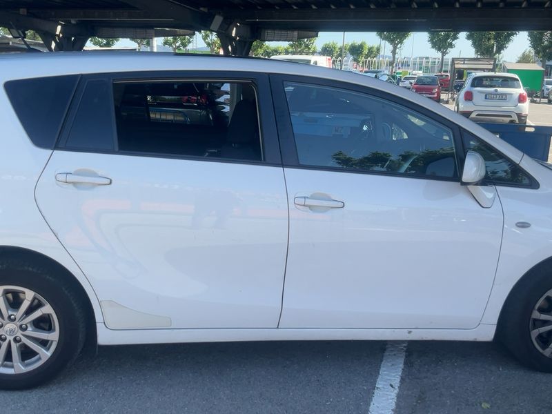 Toyota Verso 2.0 D-4D Active 2012 – снимка 10