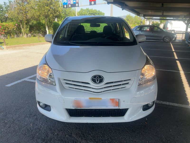 Toyota Verso 2.0 D-4D Active 2012 – снимка 14