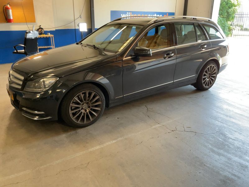 Mercedes-Benz C-Klasse C 300 CDI T 4Matic BlueEfficiency Avantgarde 2012 – снимка 2