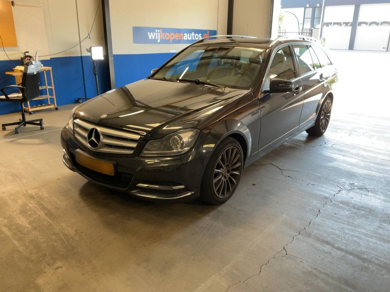 Mercedes-Benz C-Klasse C 300 CDI T 4Matic BlueEfficiency Avantgarde 2012 – снимка 1