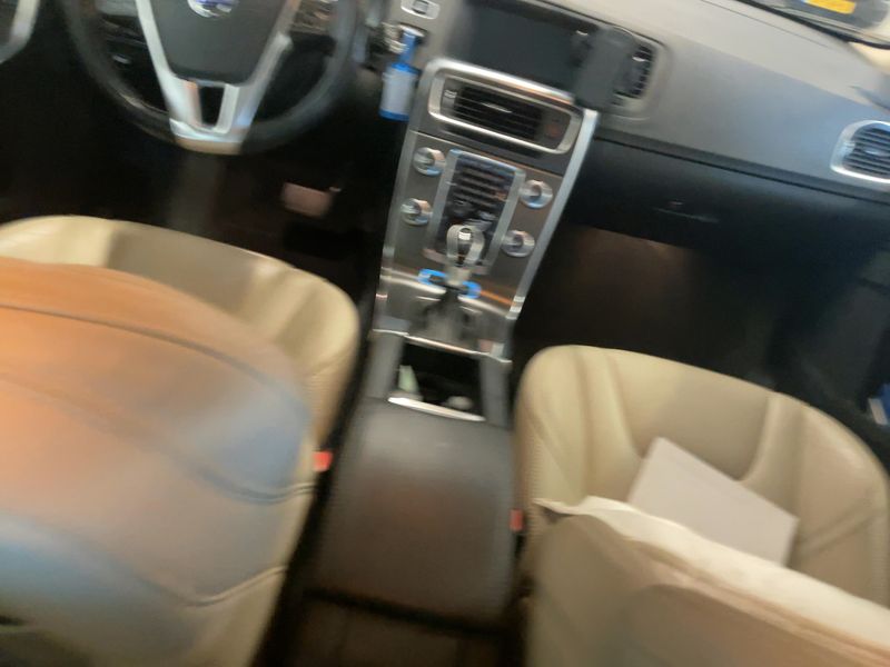 Volvo V60 2.4 D6 Plug-in Hybrid Summum AWD 2014 – снимка 17