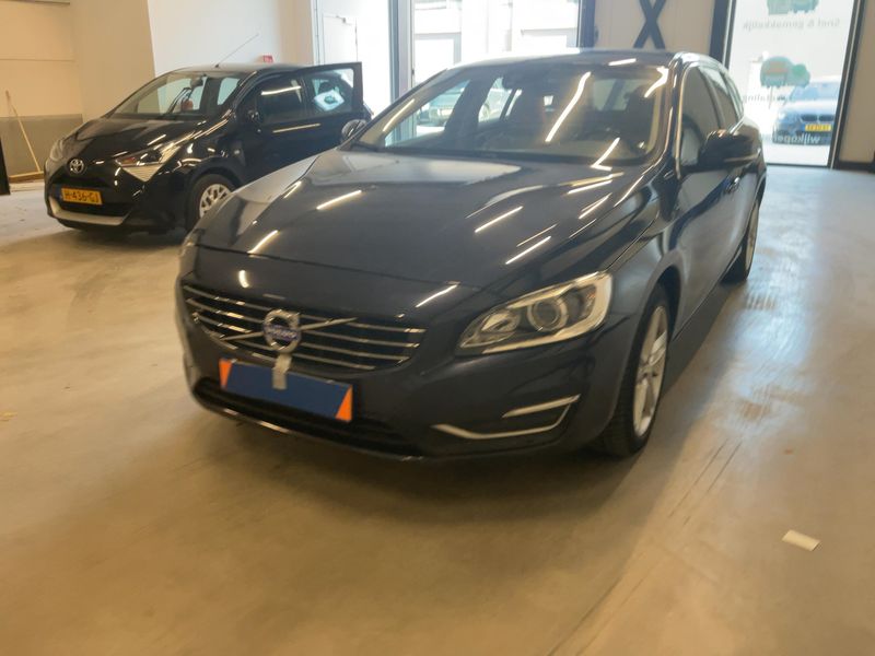 Volvo V60 2.4 D6 Plug-in Hybrid Summum AWD 2014 – снимка 1