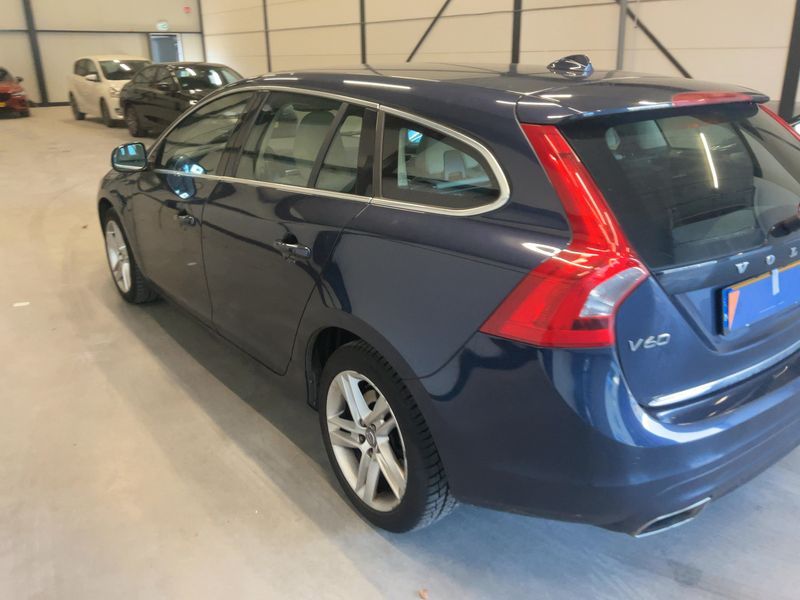 Volvo V60 2.4 D6 Plug-in Hybrid Summum AWD 2014 – снимка 6
