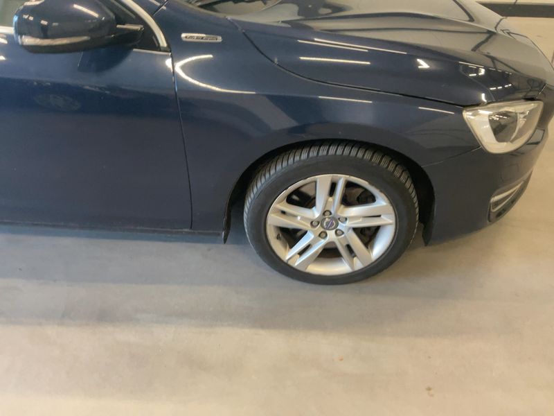 Volvo V60 2.4 D6 Plug-in Hybrid Summum AWD 2014 – снимка 11