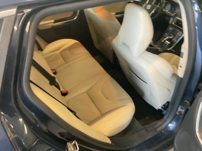 Volvo V60 2.4 D6 Plug-in Hybrid Summum AWD 2014 – снимка 19