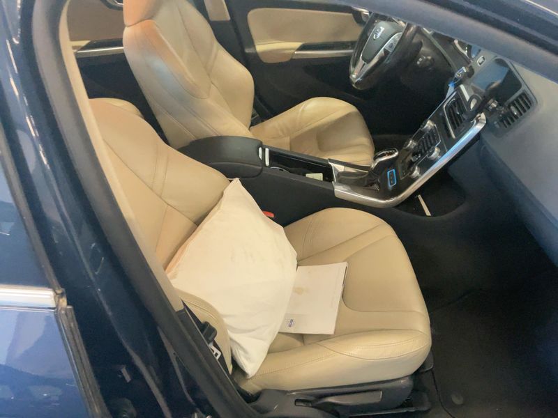 Volvo V60 2.4 D6 Plug-in Hybrid Summum AWD 2014 – снимка 16