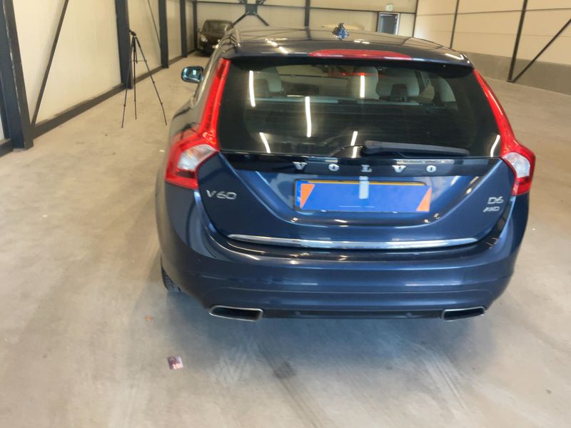 Volvo V60 2.4 D6 Plug-in Hybrid Summum AWD 2014 – снимка 7