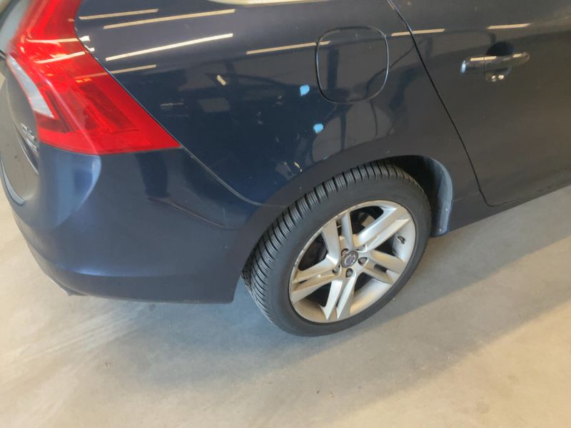 Volvo V60 2.4 D6 Plug-in Hybrid Summum AWD 2014 – снимка 9