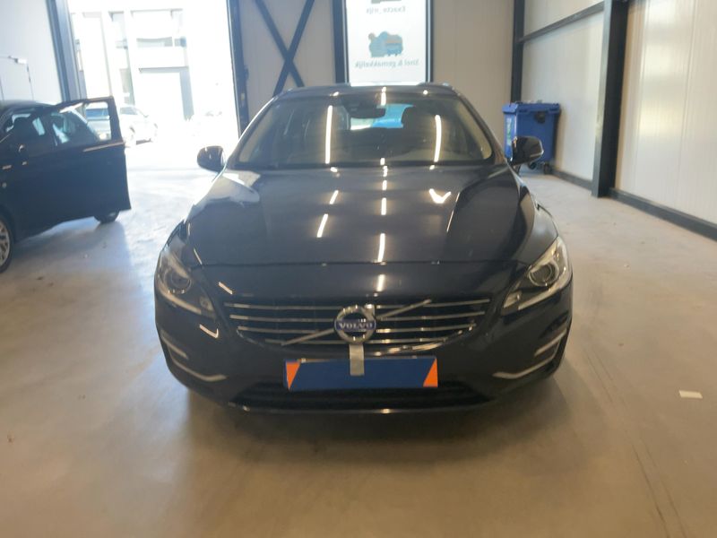 Volvo V60 2.4 D6 Plug-in Hybrid Summum AWD 2014 – снимка 14