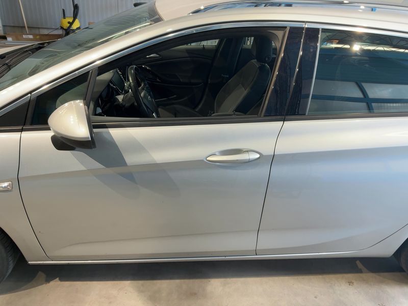 Opel Astra 1.6 CDTI Innovation Start&Stop 2019 – снимка 4