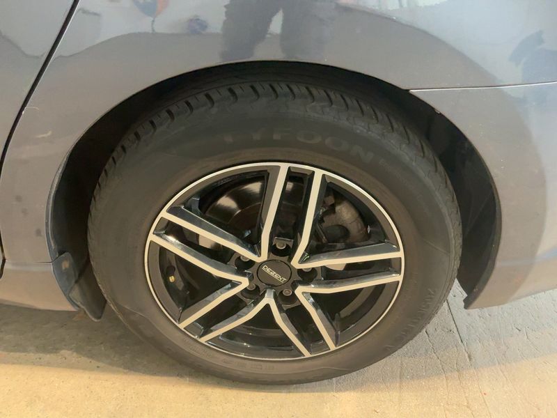 Toyota Avensis 1.8 Comfort 2011 – снимка 5