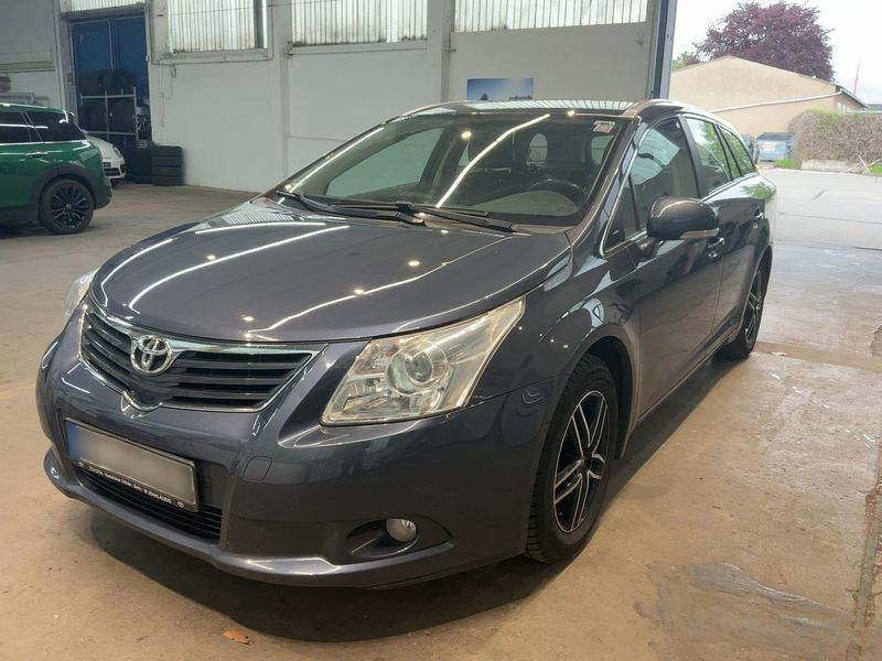 Toyota Avensis 1.8 Comfort 2011 – снимка 1