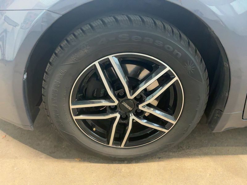 Toyota Avensis 1.8 Comfort 2011 – снимка 3