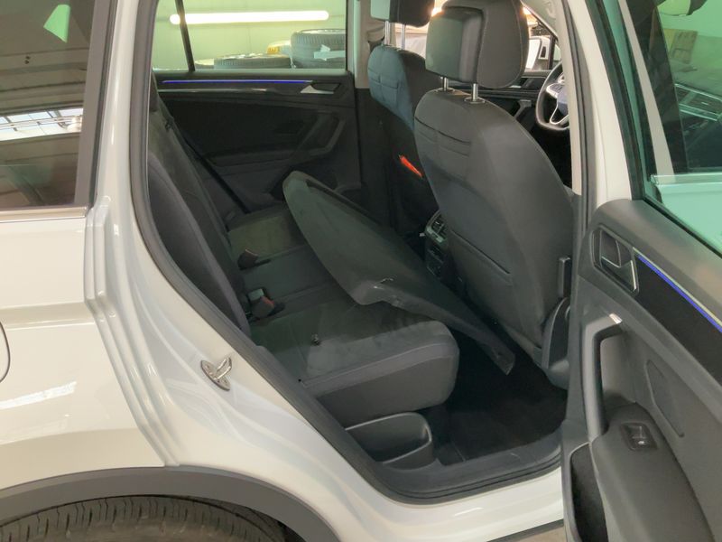 Volkswagen Tiguan 2.0 TDI Elegance 4Motion 2024 – снимка 20