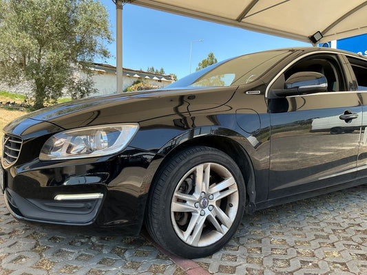 Volvo V60 2.4 D6 Plug-in Hybrid Summum AWD 2018 – снимка 2