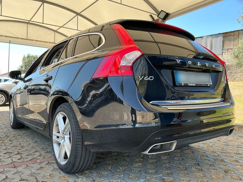 Volvo V60 2.4 D6 Plug-in Hybrid Summum AWD 2018 – снимка 6