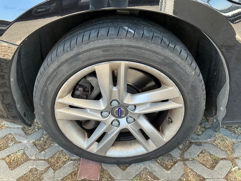 Volvo V60 2.4 D6 Plug-in Hybrid Summum AWD 2018 – снимка 3