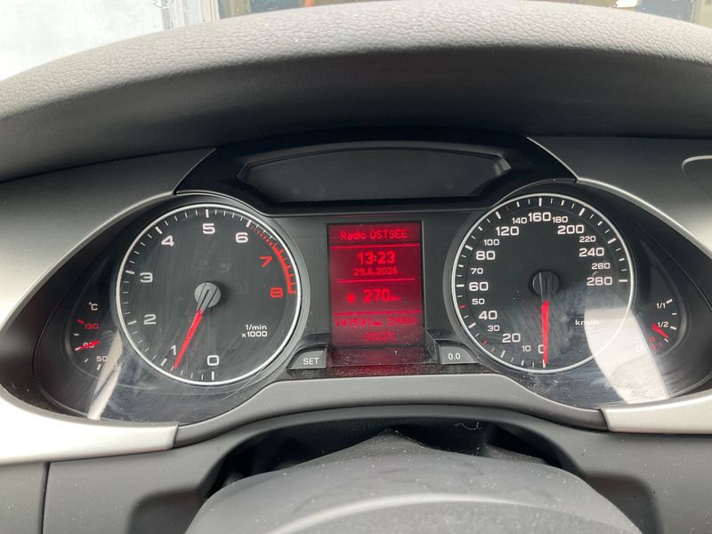 Audi A4 1.8 TFSI Ambiente 2011 – снимка 18