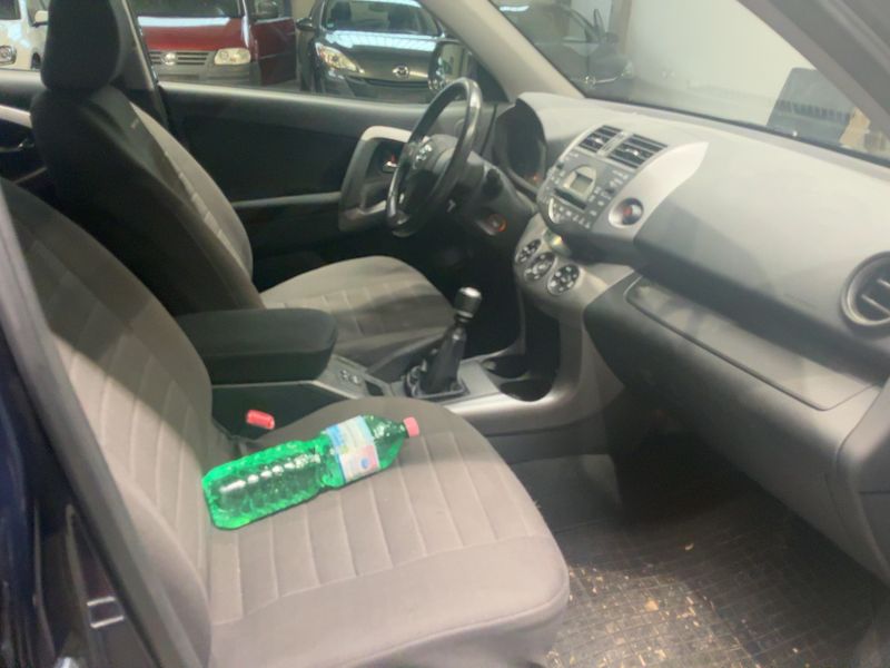 Toyota RAV 4 2.2 D-CAT Sol 2007 – снимка 11