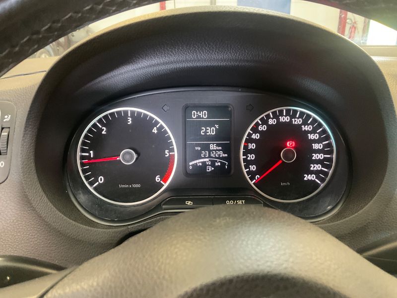 Volkswagen Polo 1.6 TDI Sportline 2012 – снимка 4