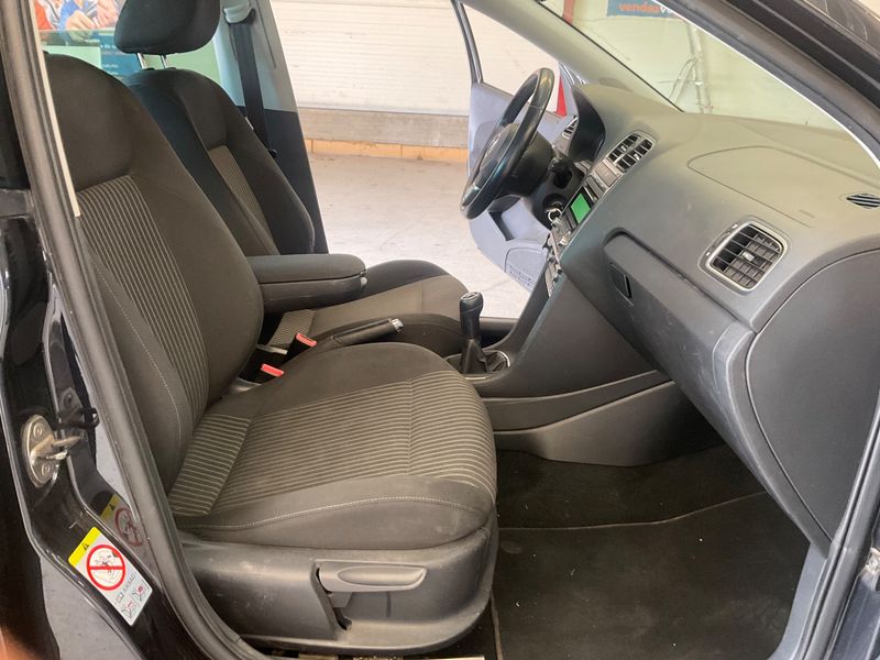 Volkswagen Polo 1.6 TDI Sportline 2012 – снимка 3