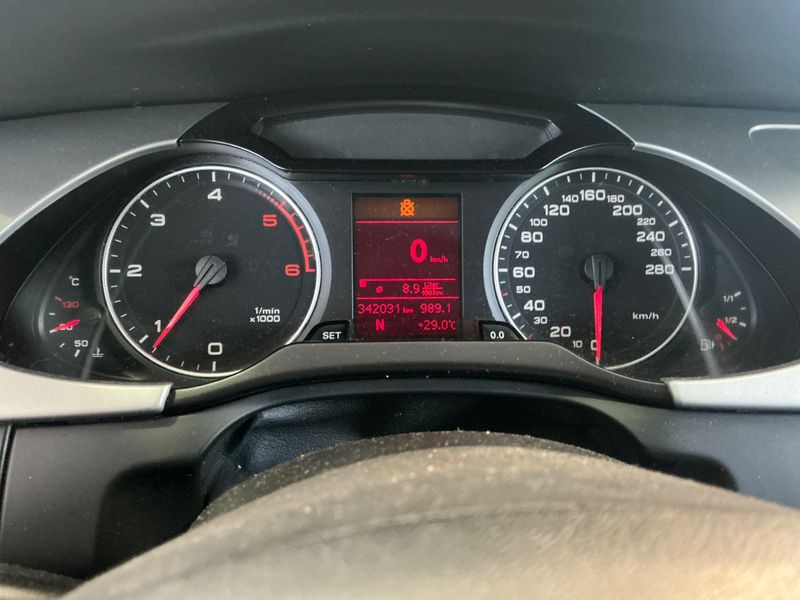 Audi A4 2.0 TDI 2011 – снимка 4