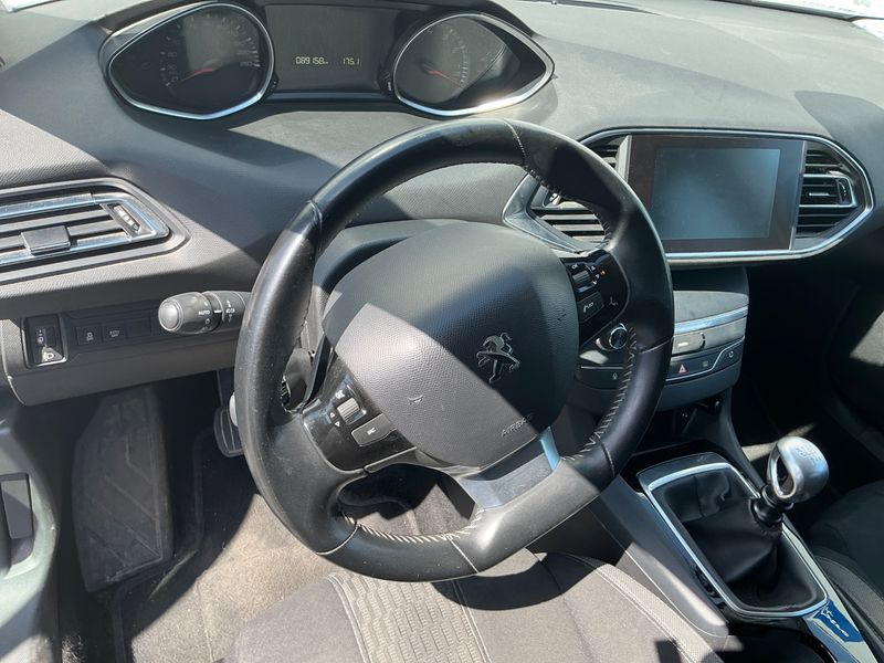 Peugeot 308 1.2 PureTech Allure Business 2017 – снимка 28