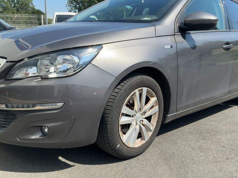 Peugeot 308 1.2 PureTech Allure Business 2017 – снимка 2