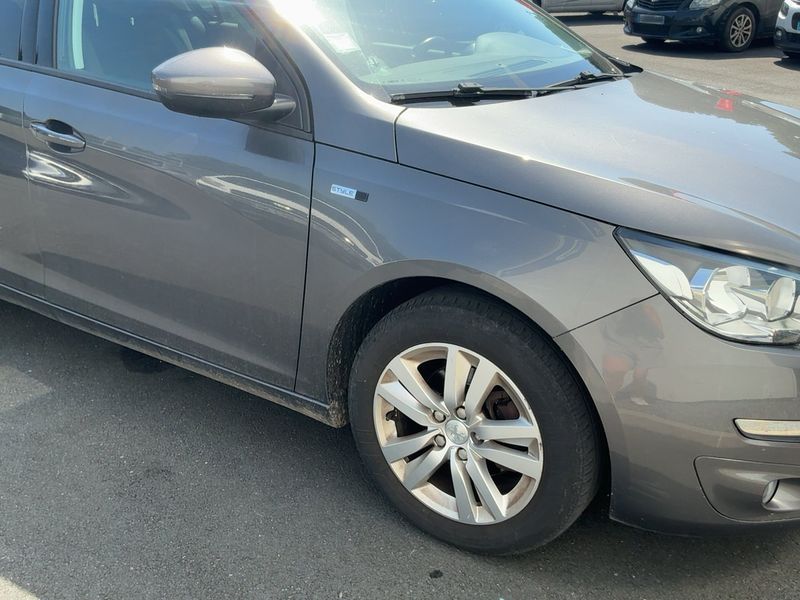Peugeot 308 1.2 PureTech Allure Business 2017 – снимка 12