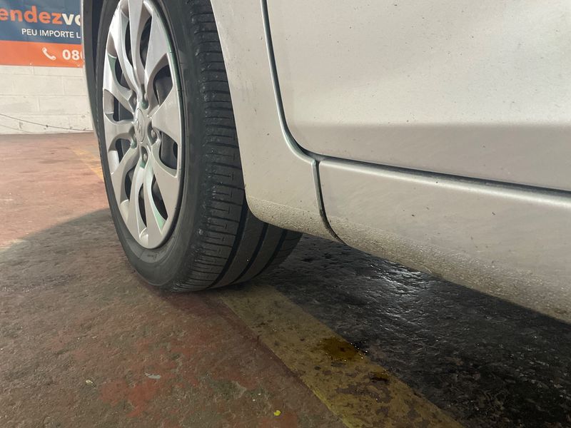 Kia Carens 1.7 CRDi Motion 2013 – снимка 25