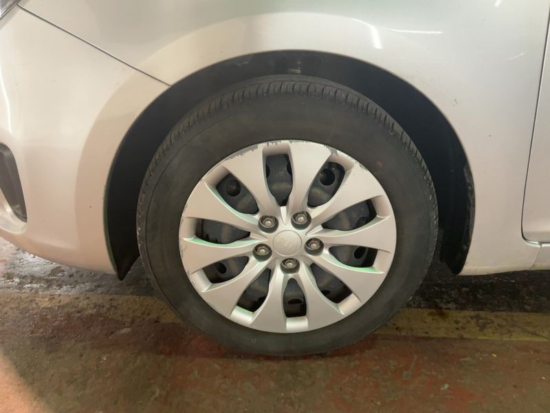 Kia Carens 1.7 CRDi Motion 2013 – снимка 3