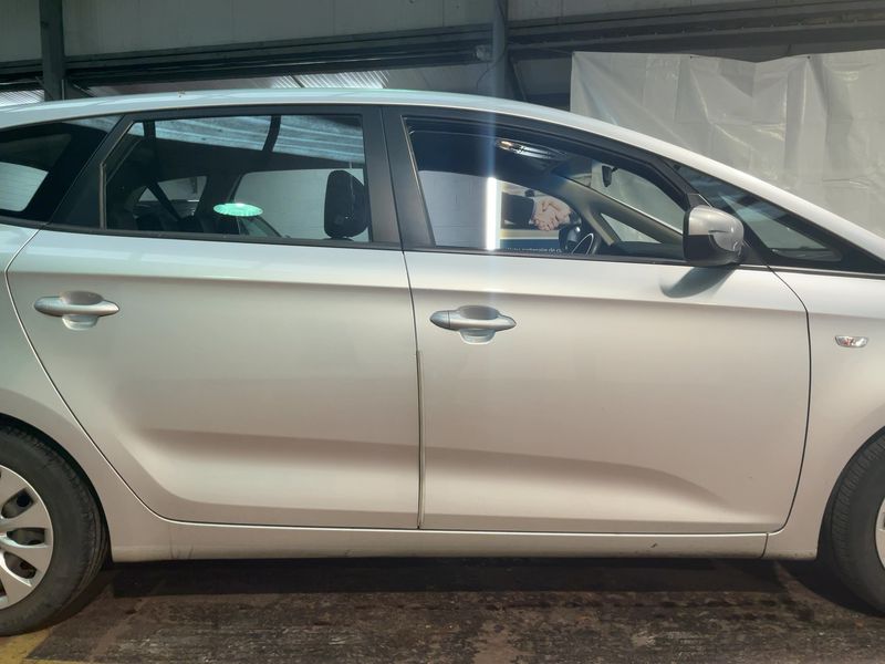 Kia Carens 1.7 CRDi Motion 2013 – снимка 10