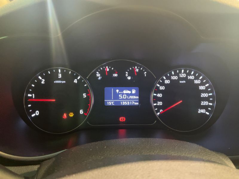 Kia Carens 1.7 CRDi Motion 2013 – снимка 18