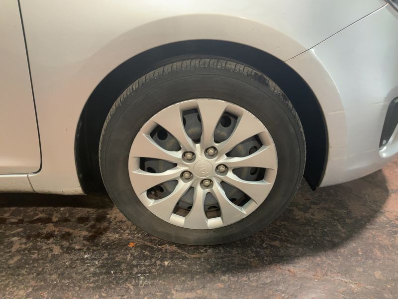 Kia Carens 1.7 CRDi Motion 2013 – снимка 11