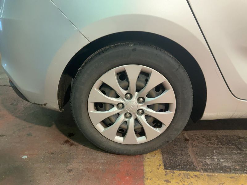 Kia Carens 1.7 CRDi Motion 2013 – снимка 9