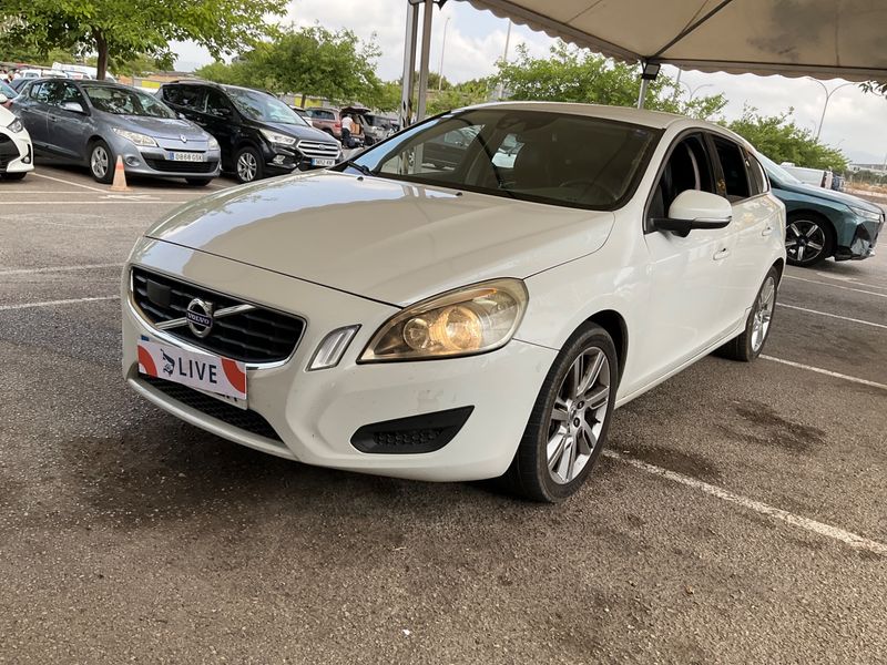 Volvo V60 2.4 D5 Momentum AWD 2010 – снимка 1