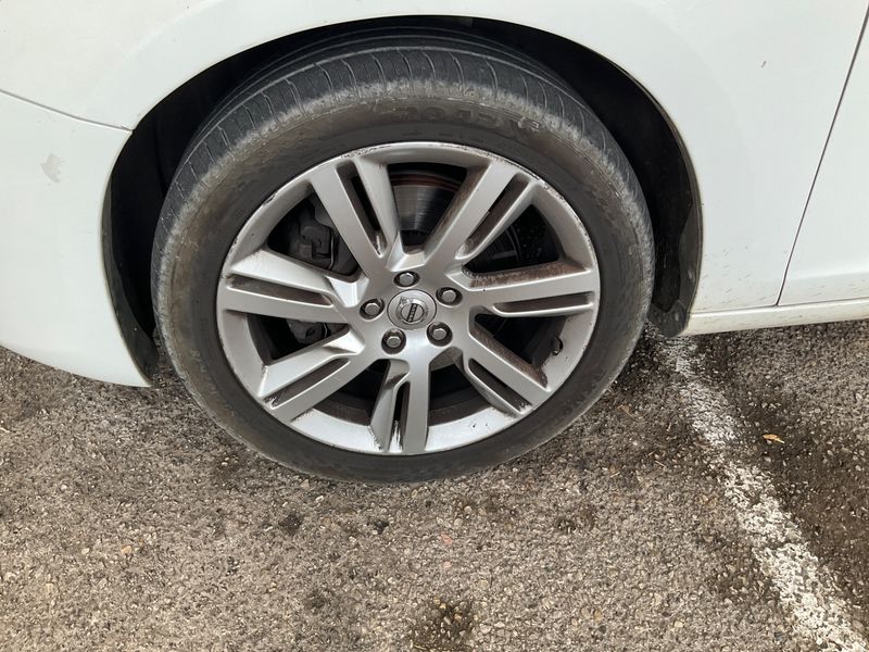 Volvo V60 2.4 D5 Momentum AWD 2010 – снимка на щета