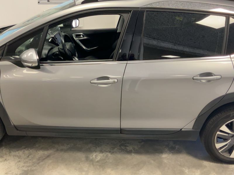 Peugeot 2008 1.2 PureTech Allure 2019 – снимка 4