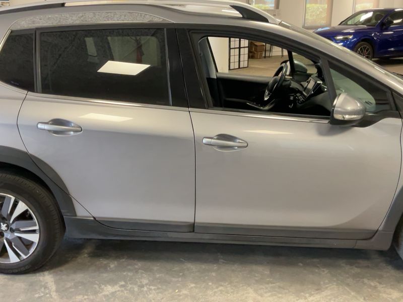 Peugeot 2008 1.2 PureTech Allure 2019 – снимка 10