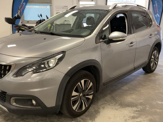 Peugeot 2008 1.2 PureTech Allure 2019 – снимка 2