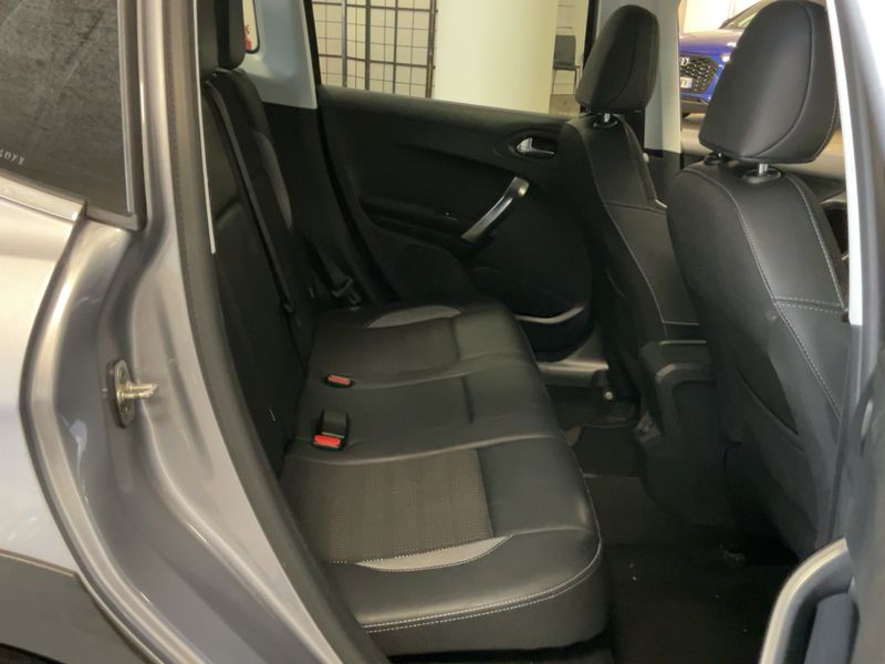 Peugeot 2008 1.2 PureTech Allure 2019 – снимка 19