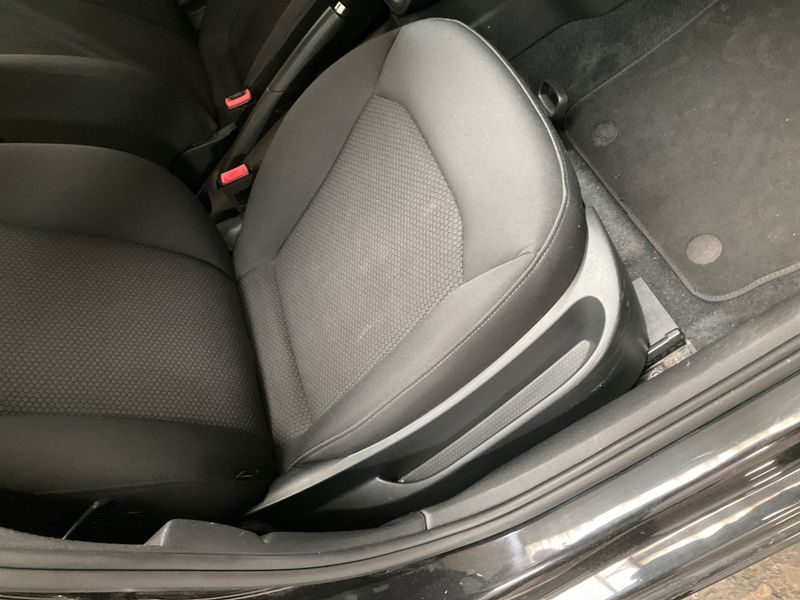 Audi A1 Sportback 1.6 TDI Attraction 2013 – снимка 33